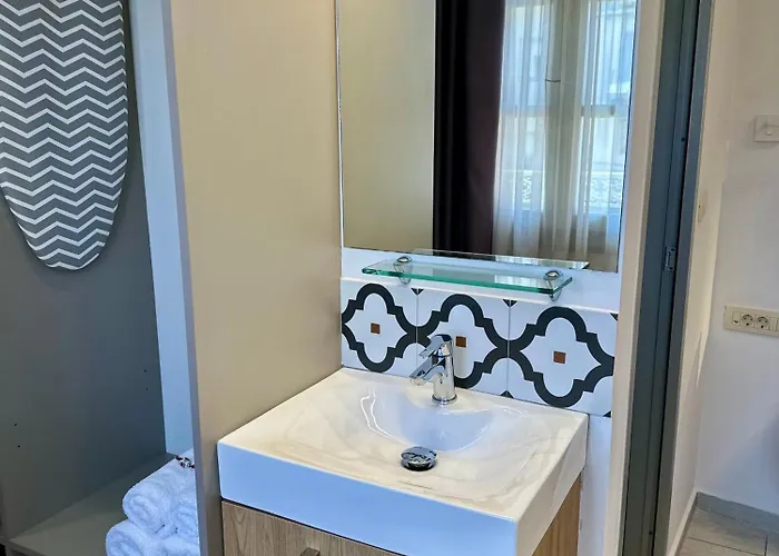 Cretan Berry Portou 3*