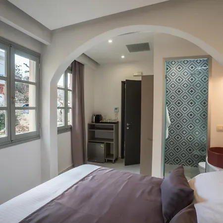 Cretan Berry Portou 3*